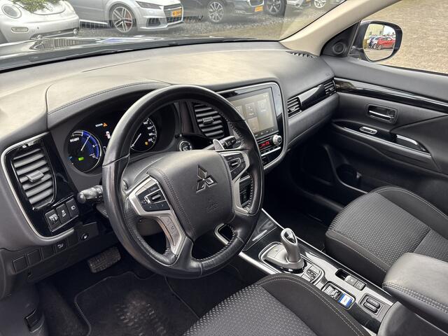 Mitsubishi OUTLANDER 2.4 PHEV Intense Automaat Trekhaak / Carplay / Stoelverwarming