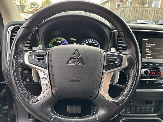 Mitsubishi OUTLANDER 2.4 PHEV Intense Automaat Trekhaak / Carplay / Stoelverwarming