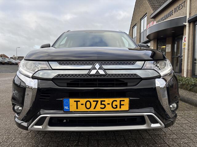 Mitsubishi OUTLANDER 2.4 PHEV Intense Automaat Trekhaak / Carplay / Stoelverwarming