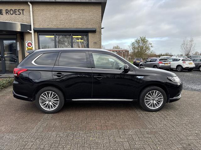 Mitsubishi OUTLANDER 2.4 PHEV Intense Automaat Trekhaak / Carplay / Stoelverwarming
