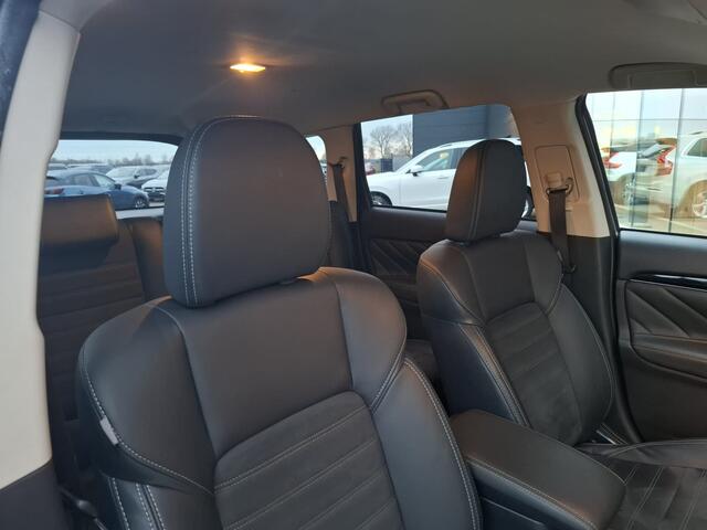 Mitsubishi OUTLANDER 2.4 Intense Plug in Hybrid 225pk PHEV | Alcantara Sportstoelen | Apple Carplay | Camera | Cruise Control | Climate Control | Stoelverwarming | DAB |