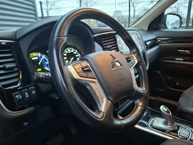 Mitsubishi OUTLANDER 2.4 Intense Plug in Hybrid 225pk PHEV | Alcantara Sportstoelen | Apple Carplay | Camera | Cruise Control | Climate Control | Stoelverwarming | DAB |