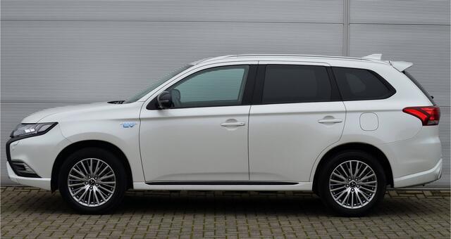Mitsubishi OUTLANDER PHEV 2.4 INTENSE PLUS 4WD | PLUG IN HYBRID | V2G | ADAPTIEF CRUISE | FABRIEKGARANTIE TOT 20-10-2029* | ALL IN RIJKLAARPRIJS