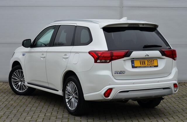 Mitsubishi OUTLANDER PHEV 2.4 INTENSE PLUS 4WD | PLUG IN HYBRID | V2G | ADAPTIEF CRUISE | FABRIEKGARANTIE TOT 20-10-2029* | ALL IN RIJKLAARPRIJS