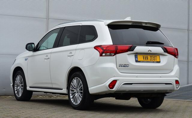 Mitsubishi OUTLANDER PHEV 2.4 INTENSE PLUS 4WD | PLUG IN HYBRID | V2G | ADAPTIEF CRUISE | FABRIEKGARANTIE TOT 20-10-2029* | ALL IN RIJKLAARPRIJS