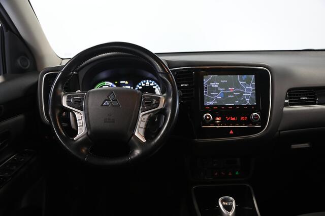 Mitsubishi OUTLANDER 2.4 PHEV Instyle | Schuif- opendak | Cruise Adaptief | 360 Camera