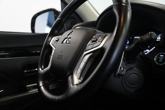 Mitsubishi OUTLANDER 2.4 PHEV Instyle | Schuif- opendak | Cruise Adaptief | 360 Camera