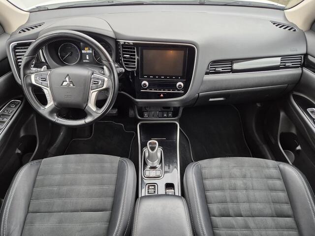 Mitsubishi OUTLANDER 2.4 PHEV Intense Automaat / Dealer onderhouden / Afneembare trekhaak (1.500 kg) / Apple Carplay Android Auto / / Lichtmetalen wielen 18" / Achteruitrijcamera /