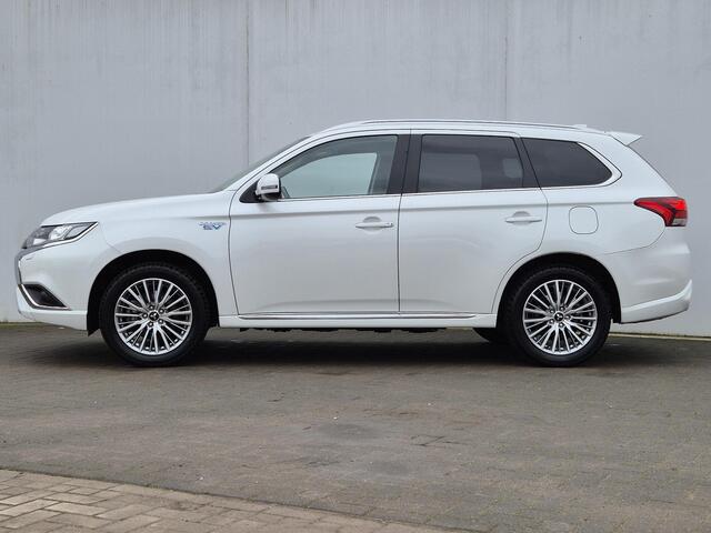 Mitsubishi OUTLANDER 2.4 PHEV Intense Automaat / Dealer onderhouden / Afneembare trekhaak (1.500 kg) / Apple Carplay Android Auto / / Lichtmetalen wielen 18" / Achteruitrijcamera /