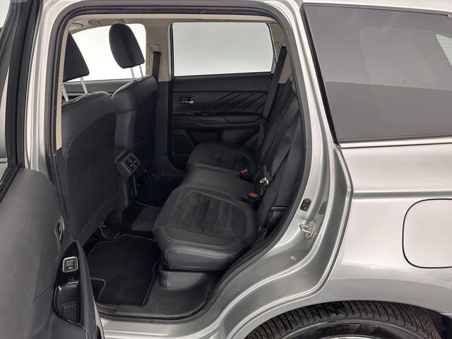 Mitsubishi OUTLANDER 2.4 PHEV Intense (INCL.BTW) *FULL-LED | 1/2LEATHER-MICROFIBRE | COMFORT-SEATS | APP.CONNECT | CAMERA | KEYLESS | DAB+ | ECC | PDC | CRUISE | TOWBAR | 18''ALU*