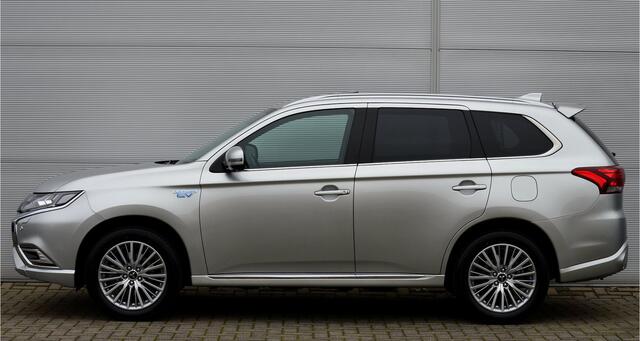 Mitsubishi OUTLANDER PHEV 2.4 INSTYLE 4WD | PLUG IN HYBRID | V2G | FULL OPTIONS | SCHUIFDAK | ADAPTIEF CRUISE | FABRIEKGARANTIE TOT 10-08-2028* | ALL IN RIJKLAARPRIJS
