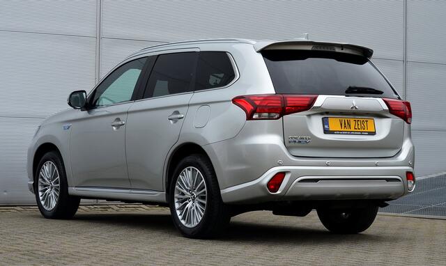 Mitsubishi OUTLANDER PHEV 2.4 INSTYLE 4WD | PLUG IN HYBRID | V2G | FULL OPTIONS | SCHUIFDAK | ADAPTIEF CRUISE | FABRIEKGARANTIE TOT 10-08-2028* | ALL IN RIJKLAARPRIJS