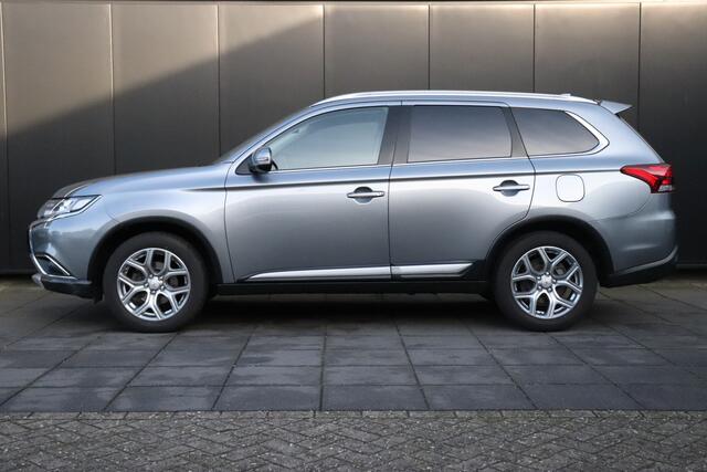 Mitsubishi OUTLANDER 2.0 Business Edition AUTOMAAT | CAMERA | TREKHAAK | NAVI | CRUISE |