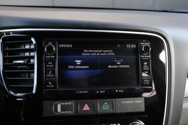 Mitsubishi OUTLANDER 2.0 Business Edition AUTOMAAT | CAMERA | TREKHAAK | NAVI | CRUISE |