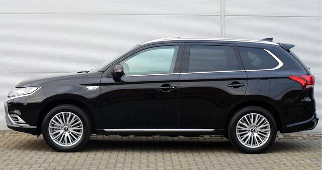 Mitsubishi OUTLANDER PHEV 2.4 INSTYLE 4WD | PLUG IN HYBRID | V2G | SCHUIFDAK | ADAPTIEF CRUISE | TREKHAAK 1500KG | FABRIEKGARANTIE TOT 03-08-2029* | ALL IN RIJKLAARPRIJS