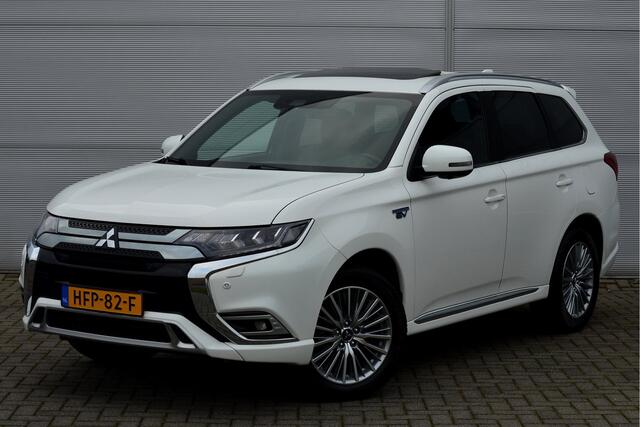 Mitsubishi OUTLANDER PHEV 2.4 INSTYLE 4WD | PLUG IN HYBRID | V2G | FULL OPTIONS | SCHUIFDAK | ADAPTIEF CRUISE | TREKHAAK 1500KG | ALL SEASON BANDEN | ALL IN RIJKLAARPRIJS
