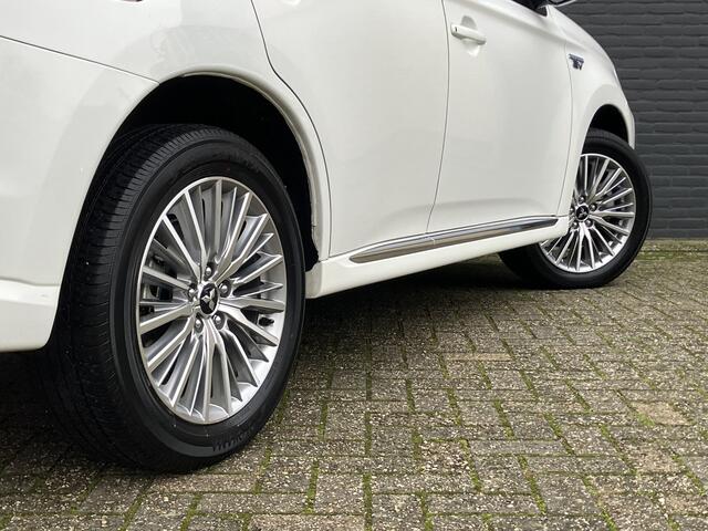 Mitsubishi OUTLANDER 2.4 PHEV 225 pk Intense+ 4WD AUT. | dealer onderhouden | navigatie | trekhaak | leder/alcantara | camera
