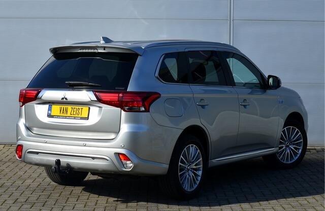 Mitsubishi OUTLANDER PHEV 2.4 INSTYLE 4WD | PLUG IN HYBRID | V2G | FULL OPTIONS | SCHUIDAK | ADAPTIEF CRUISE | FABRIEKGARANTIE TOT 11-11-2029* | ALL IN RIJKLAARPRIJS