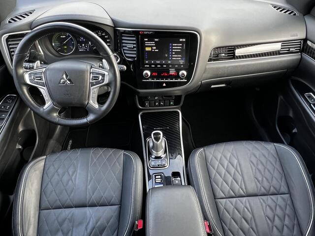 Mitsubishi OUTLANDER 2.4 PHEV Instyle Automaat / Trekgewicht 1.500 kg / Adaptief CC / Navigatie via Apple Carplay Android / Stuur- en stoelverwarming / Camera 360° / Winterbandenset meerprijs ¤ 599 /