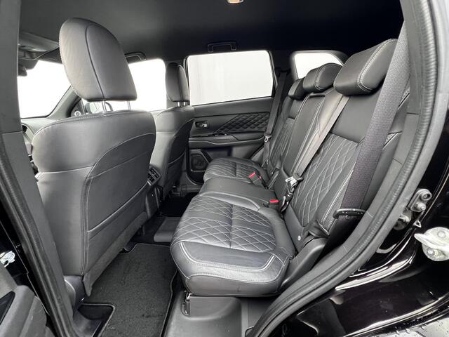 Mitsubishi OUTLANDER 2.4 PHEV Instyle Automaat / Trekgewicht 1.500 kg / Adaptief CC / Navigatie via Apple Carplay Android / Stuur- en stoelverwarming / Camera 360° / Winterbandenset meerprijs ¤ 599 /