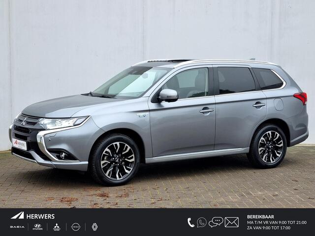 Mitsubishi OUTLANDER 2.0 PHEV instyle+ Automaat / Schuif-Kanteldak / Dealer Onderhouden / 1500kg Trekgewicht / Navigatie via Android Auto/Apple Carplay