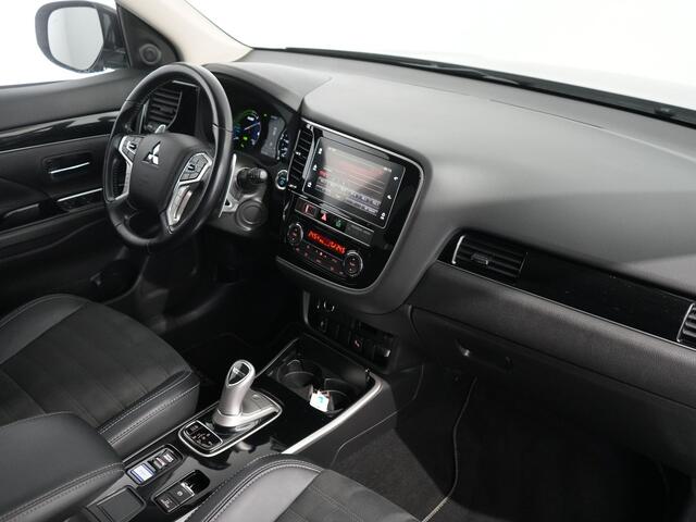 Mitsubishi OUTLANDER 2.4 PHEV Intense | Carplay | Camera |