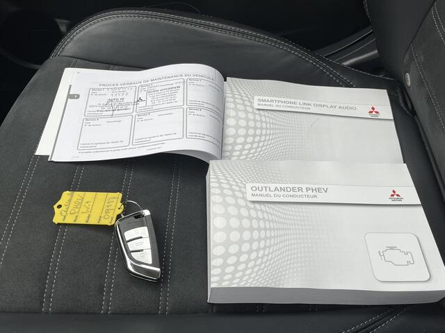 Mitsubishi OUTLANDER 2.4 PHEV Automaat Intense / Plug-in / Keyless / Apple carplay & Android auto / Climate control / Cruise control