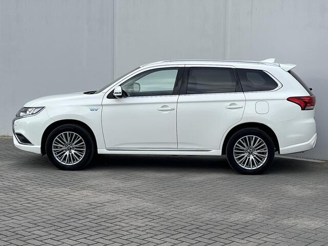 Mitsubishi OUTLANDER 2.4 PHEV Automaat Intense / Plug-in / Keyless / Apple carplay & Android auto / Climate control / Cruise control