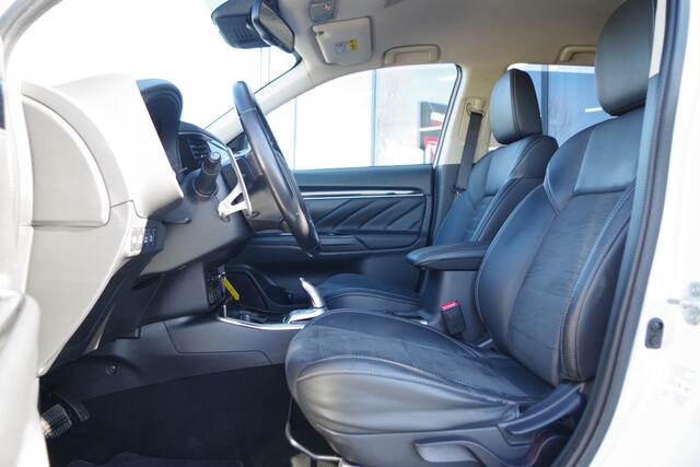 Mitsubishi OUTLANDER 2.4 PHEV Pure+, Leder-Alcantara, Adap. Cruise Control, Climate Control
