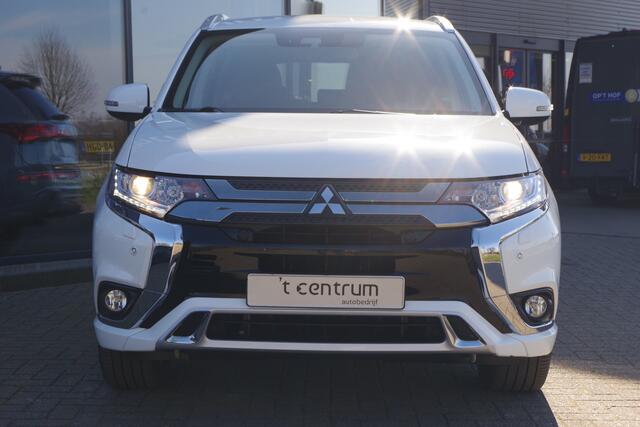 Mitsubishi OUTLANDER 2.4 PHEV Pure+, Leder-Alcantara, Adap. Cruise Control, Climate Control