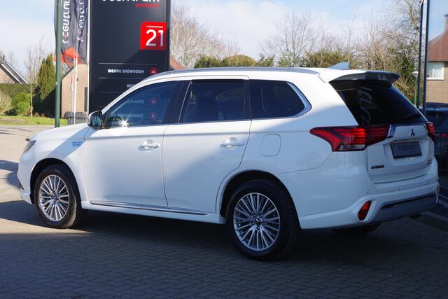 Mitsubishi OUTLANDER 2.4 PHEV Pure+, Leder-Alcantara, Adap. Cruise Control, Climate Control