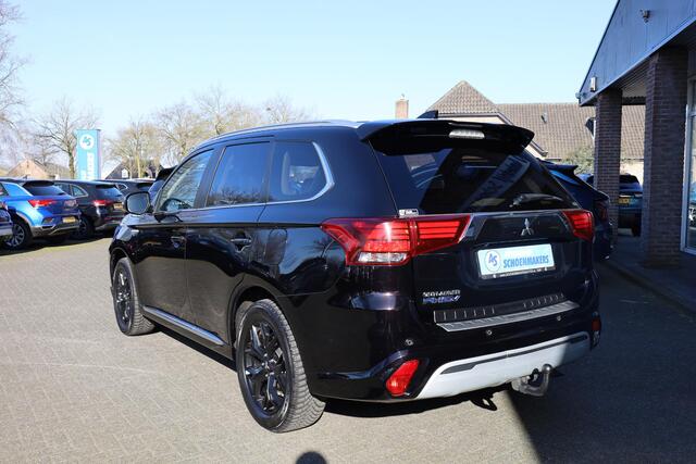 Mitsubishi OUTLANDER 2.4 PHEV Intense CAMERA TREKHAAK-AFN ALCANTARA/LEER DAB KEYLESS 18"LMV STOELVERWARMING ENZ.