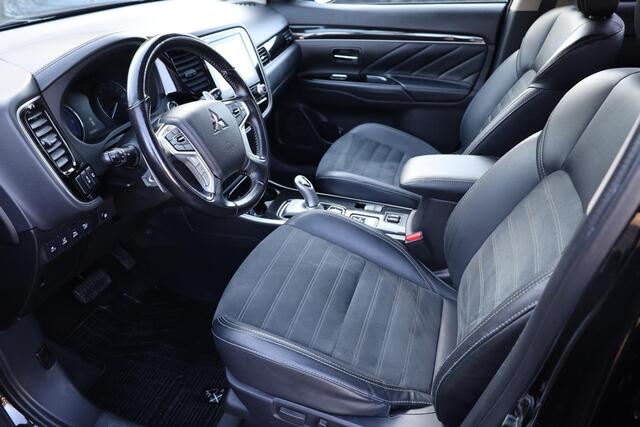 Mitsubishi OUTLANDER 2.4 PHEV Intense CAMERA TREKHAAK-AFN ALCANTARA/LEER DAB KEYLESS 18"LMV STOELVERWARMING ENZ.