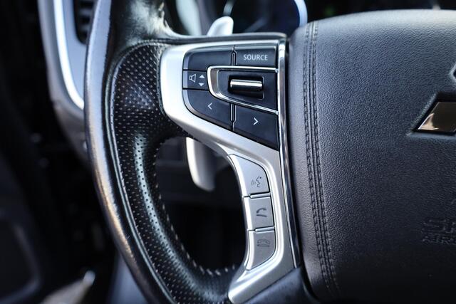 Mitsubishi OUTLANDER 2.4 PHEV Intense CAMERA TREKHAAK-AFN ALCANTARA/LEER DAB KEYLESS 18"LMV STOELVERWARMING ENZ.
