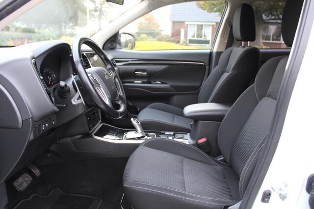 Mitsubishi OUTLANDER 2.4 PHEV 240pk Pure automaat ECC/navi/cruise/camera/trekhaak