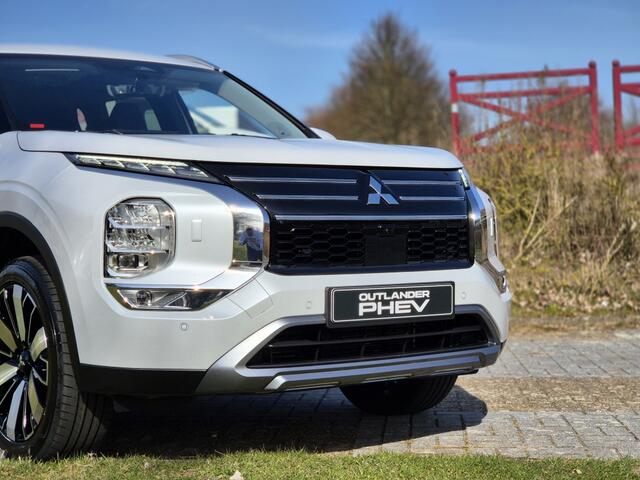 Mitsubishi OUTLANDER 2.4 PHEV First Edition. | Nieuw | Direct uit voorraad leverbaa