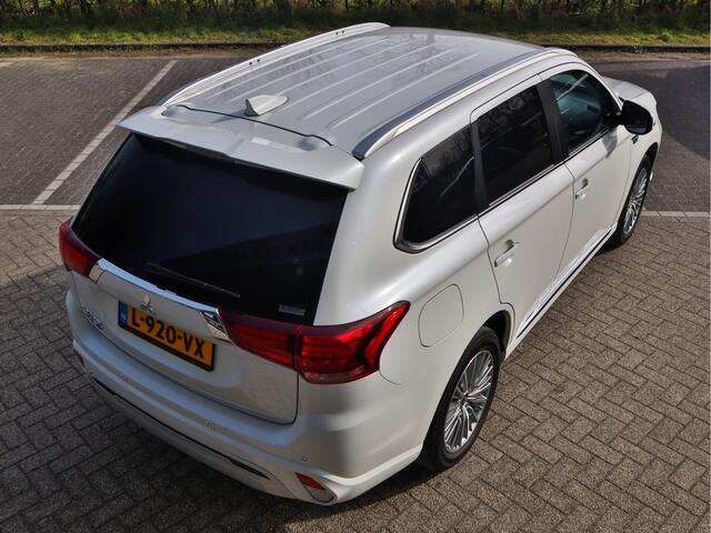 Mitsubishi OUTLANDER 2.4 PHEV Intense ECC Cr.Control SmartLink-Navi Camera+BT+Stoel-stuurverw. "18 LMV