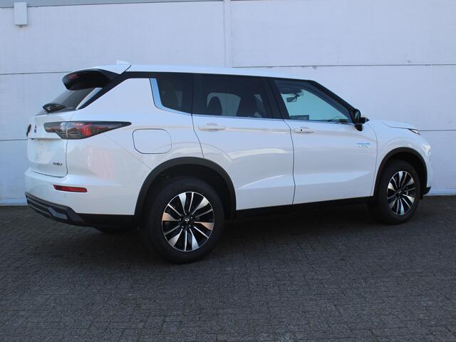 Mitsubishi OUTLANDER 2.4 PHEV Intense / Nieuw Model 2025 / ¤1000,- Early Buyer Bonus / Elektrische Range 86 KM WLTP / 1600KG Trekgewicht / 8 Jaar Fabrieksgarantie