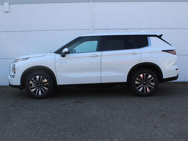 Mitsubishi OUTLANDER 2.4 PHEV Intense / Nieuw Model 2025 / ¤1000,- Early Buyer Bonus / Elektrische Range 86 KM WLTP / 1600KG Trekgewicht / 8 Jaar Fabrieksgarantie
