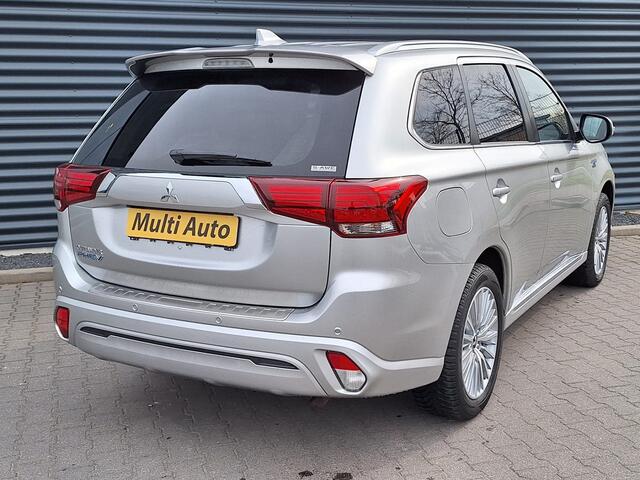 Mitsubishi OUTLANDER 2.4 Intense Plug in Hybrid 225pk PHEV | Carplay | Parkeersensoren | Stoelverwarming | L.M. 18" | Camera | Cruise Control | Climate Control | DAB |