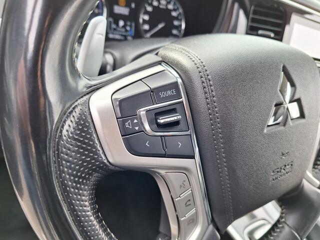 Mitsubishi OUTLANDER 2.4 Intense Plug in Hybrid 225pk PHEV | Carplay | Parkeersensoren | Stoelverwarming | L.M. 18" | Camera | Cruise Control | Climate Control | DAB |