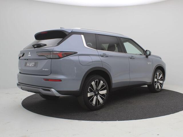 Mitsubishi OUTLANDER 2.4 PHEV First Edition / Nieuw Model 2025 / ¤ 1.000,- Early Buyer Bonus / Rijklaar ¤ 57.245,- / Elektrische Range 86 KM WLTP / 1600KG Trekgewicht / 8 Jaar Fabrieksgarantie / Snel leverbaar /