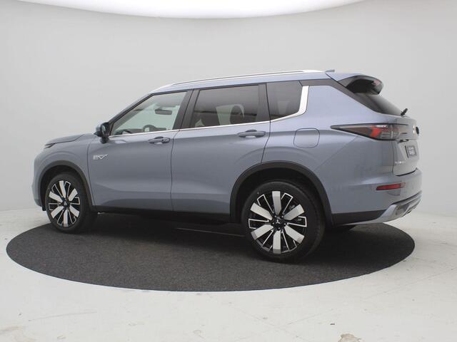 Mitsubishi OUTLANDER 2.4 PHEV First Edition / Nieuw Model 2025 / ¤ 1.000,- Early Buyer Bonus / Rijklaar ¤ 57.245,- / Elektrische Range 86 KM WLTP / 1600KG Trekgewicht / 8 Jaar Fabrieksgarantie / Snel leverbaar /