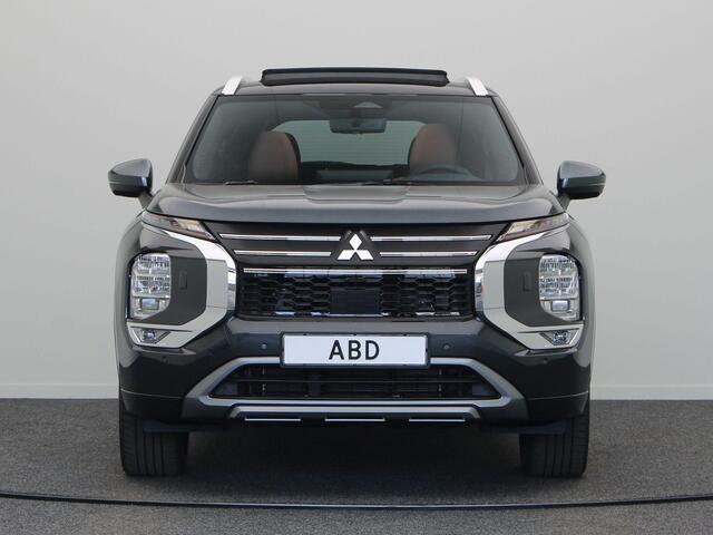 Mitsubishi OUTLANDER 2.4 PHEV Instyle+ | Nieuw model | Black Roof | Massagestoelen | Panoramadak | Stoelverkoeling | Stoelverwarming |