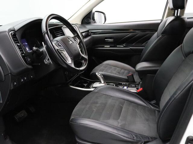 Mitsubishi OUTLANDER 2.4 240pk PHEV Intense Camera | Climate | Cruise | Parksens. v+a | Stoelverw.