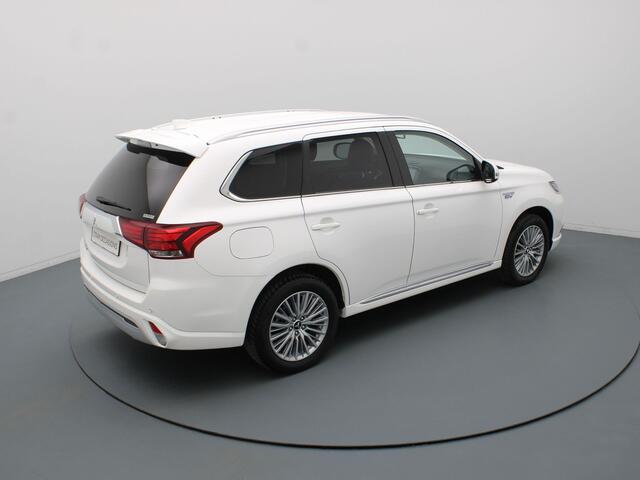Mitsubishi OUTLANDER 2.4 240pk PHEV Intense Camera | Climate | Cruise | Parksens. v+a | Stoelverw.