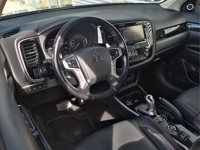 Mitsubishi OUTLANDER 2.0 PHEV Instyle+ Navi+BT+Camera ECC-Airco Cr.Control Smartkey Leder Trekhaak. Stoel+Stuurverw.