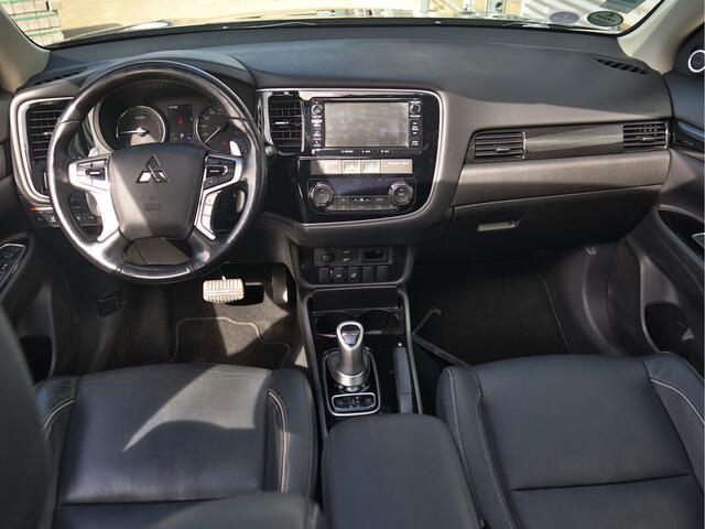 Mitsubishi OUTLANDER 2.0 PHEV Instyle+ Navi+BT+Camera ECC-Airco Cr.Control Smartkey Leder Trekhaak. Stoel+Stuurverw.