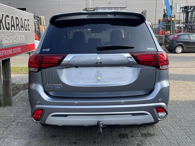 Mitsubishi OUTLANDER 2.4 PHEV Intense 18"/Trekhaak/Adaptieve cruise/Dodehoek/LED/Stoelverwarming/PDC v+a/Camera/Apple Carplay & Android Auto