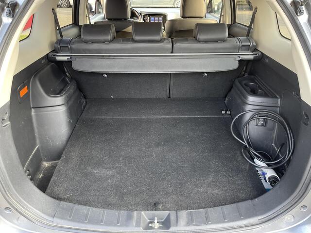 Mitsubishi OUTLANDER 2.4 PHEV Intense 18"/Trekhaak/Adaptieve cruise/Dodehoek/LED/Stoelverwarming/PDC v+a/Camera/Apple Carplay & Android Auto